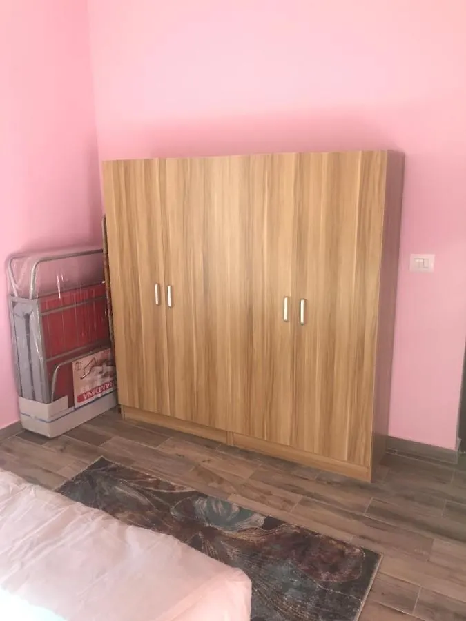 Flower Residence Tirana 0*,